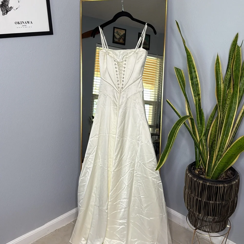 House of CB 'Anabella' Ivory Satin Lace Up Maxi Dress NWOT - Picture 8 of 8